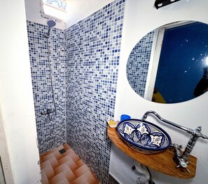 Honeymoon Double Room | Bathroom | Free toiletries, hair dryer, soap, shampoo