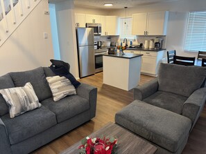 TV, fireplace - in the heart of poconos mountain five luxury bedrooms house (Tobyhanna)