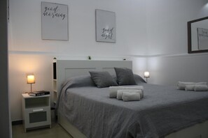 1 makuuhuone, silitysrauta/-lauta, Wi-Fi, vuodevaatteet