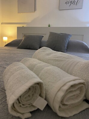 1 soverom, strykejern/-brett, wi-fi og sengetøy