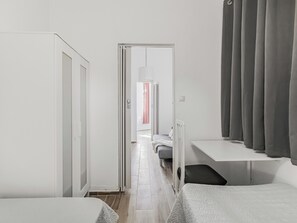 2 bedrooms, WiFi, bed sheets