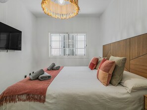 2 bedrooms, WiFi, bed sheets