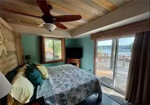 4 bedrooms, desk, iron/ironing board, free WiFi
