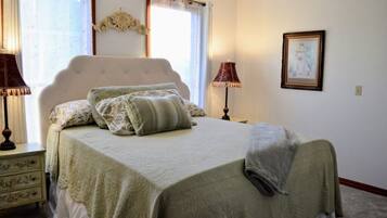 1 bedroom, desk, free WiFi, bed sheets
