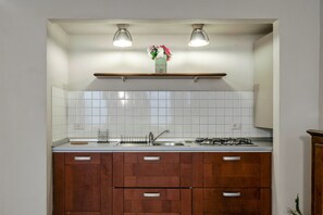 Fridge, oven, stovetop, dishwasher - Loggia Apartment (Brescia)