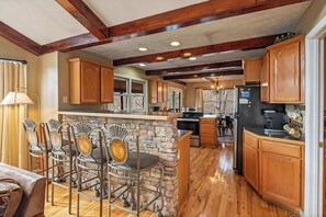 Fridge, microwave, oven, stovetop - Views, Hot tub, Pool Table! (Sevierville)