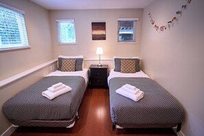 2 bedrooms, iron/ironing board, WiFi, bed sheets
