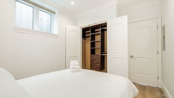 2 chambres, fer et planche à repasser, Wi-Fi, draps fournis