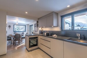 Refrigerador, microondas, horno, lavavajillas