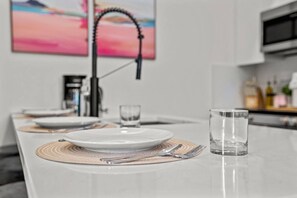 Dining - 1BR by Drexel, Zoo, Museums, CHOP, UPenn, Rocky (Philadelphia)