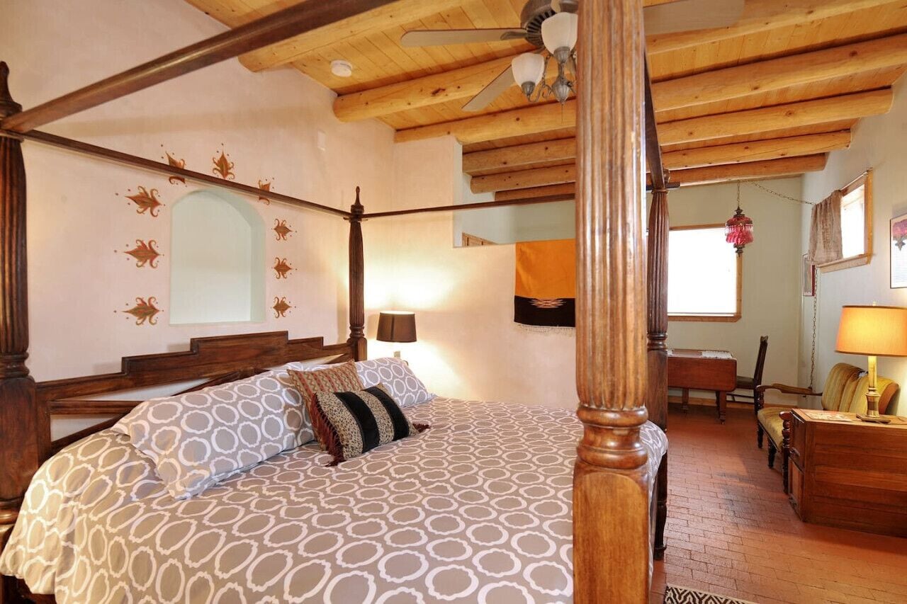 1 bedroom, desk, iron/ironing board, WiFi