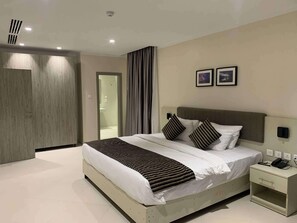 Deluxe Suite, 1 King Bed, Non Smoking, Lake View (Living Room) - Best Western Plus At The Oxbow Lake (Yenagoa)