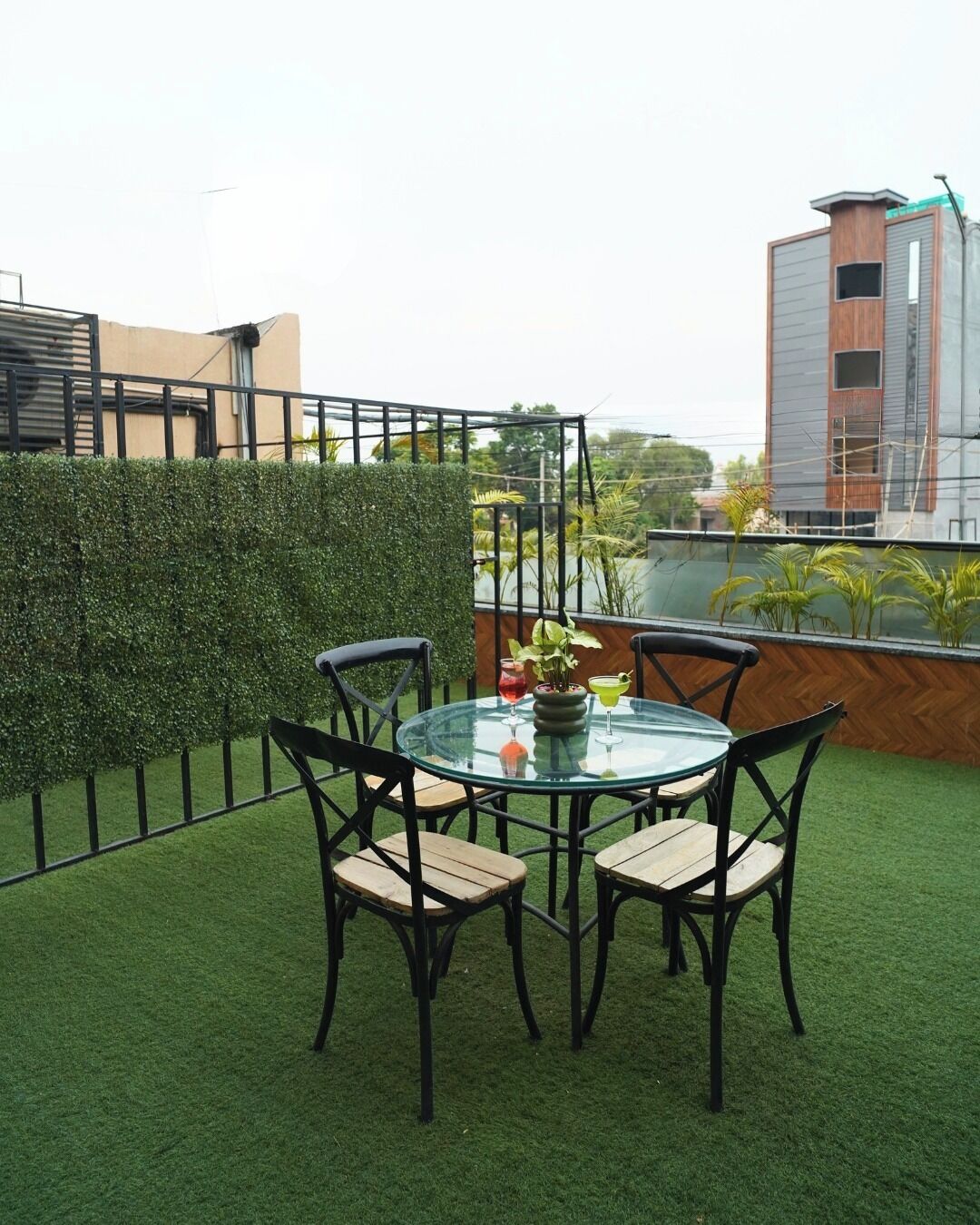 Executive Room, 1 King Bed, Non Smoking, Balcony | Balcony