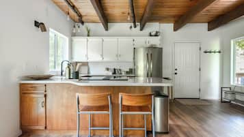 Geladeira, fogão, cooktop, lava-louças