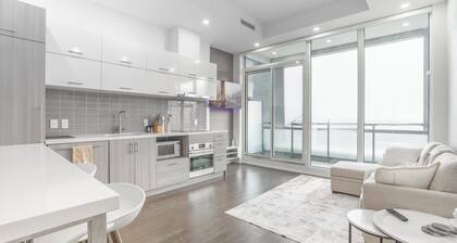 Modern Downtown Unionville Stay