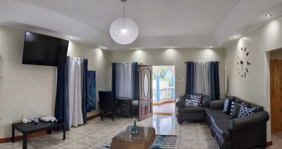 St. Thomas Oasis is a charming 3-bedroom house with WiFi and AC in St. Thomas.