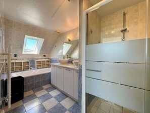 Bathroom - CARNAC House 6 rooms - sleeps 10 - 120m² - France (CARNAC)