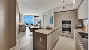 Coffee/tea maker, fridge, microwave, oven - Best View in Lyfe Hollywood Beach (Hollywood)