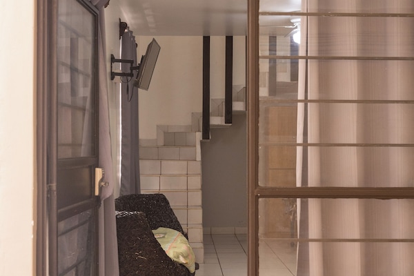 Comfort Apartment | Interior entrance
