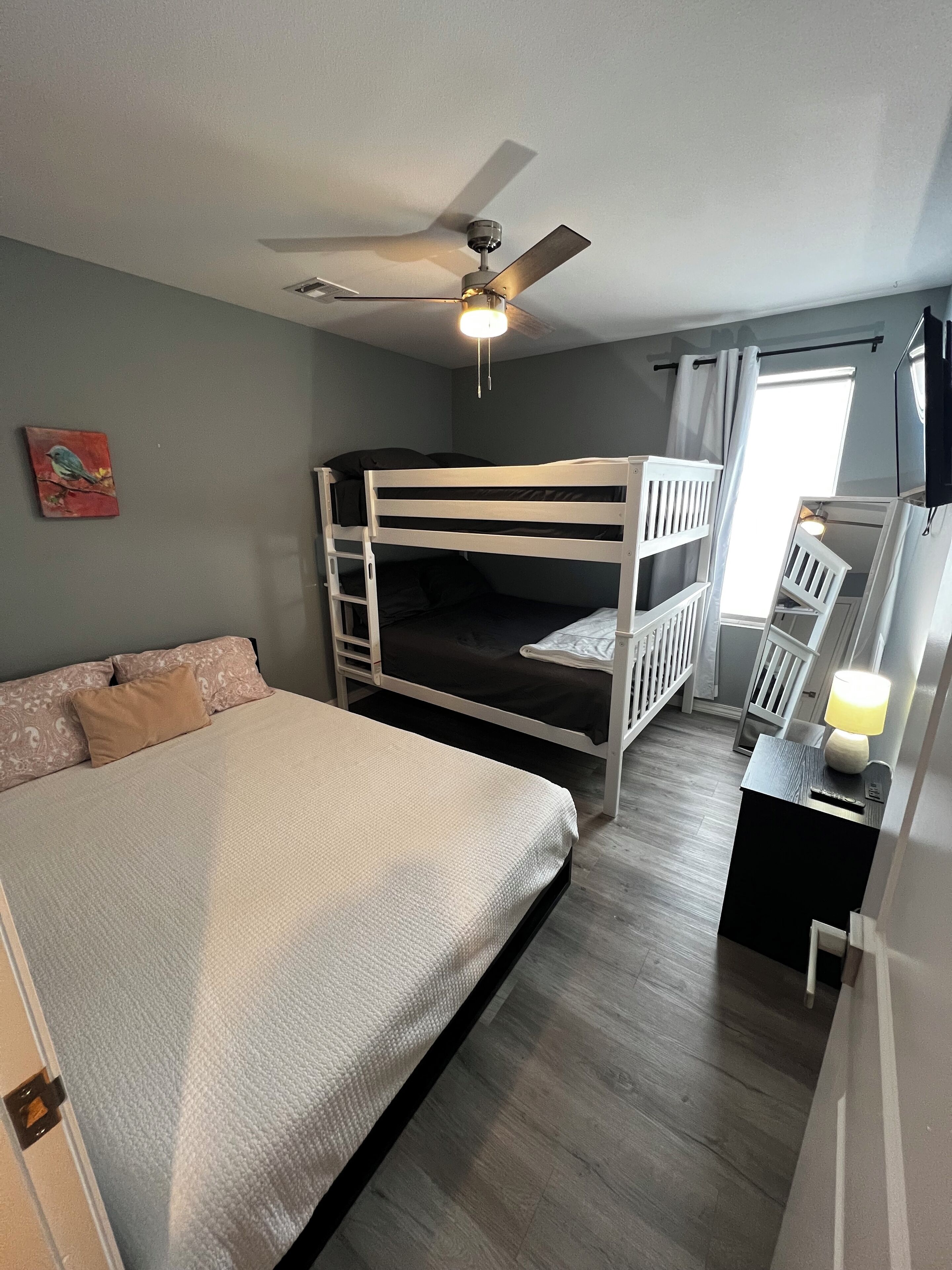 3 Schlafzimmer, Reisekinderbett, kostenloses WLAN, Bettwäsche