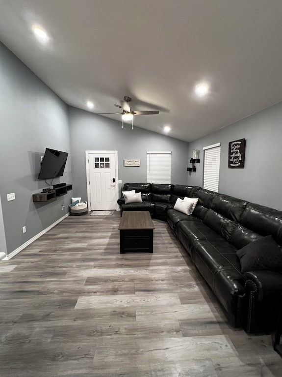 Charming Home With Firepit, Large Fenced Yard, Pet Friendly. - 喬普林