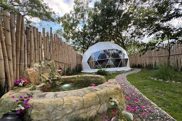 Suite – signature, 1 kingsize-seng, utsikt mot innsjø | 1 soverom