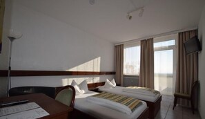 Desk, free WiFi - Hotel Main Taunus  (Hochheim am Main)
