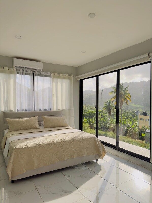 4 bedrooms, iron/ironing board, WiFi, bed sheets - 4-bedroom villa in brilliant Las Galeras with WiFi, AC (las galeras)