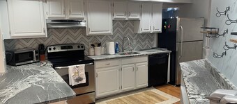 Golf course Views -Cozy 2-bedroom condo in charming Wilmington