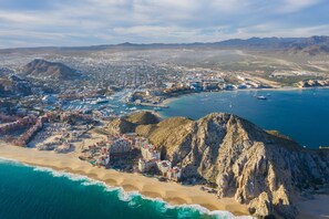 Beach - Grand Solmar Land's End Deluxe 2-Bdrm Plus Suite in Downtown Cabo San Lucas (Cabo San Lucas, B.C.S.)