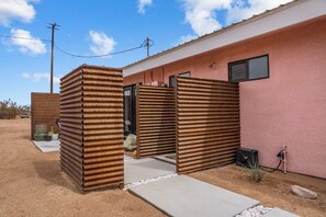 Exterior - Joshua Tree 2BR Oasis • Cowboy Pool • Hot Tub • Spa • Fire Pit (Yucca Valley)