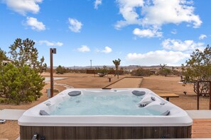 Outdoor spa tub - Joshua Tree 2BR Oasis • Cowboy Pool • Hot Tub • Spa • Fire Pit (Yucca Valley)