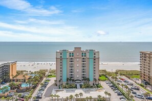 Exterior - Stunning ocean front views from 9th floor 2/2 condo (Jacksonville Beach)