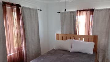 2 chambres, fer et planche Ă repasser, Wi-Fi gratuit, draps fournis