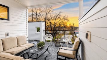 House (4 Bedrooms) | Front of property