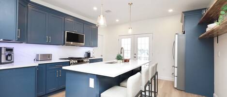 Microwave, oven, stovetop, dishwasher