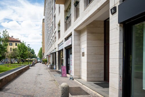 Arco della Pace Nest - Top location