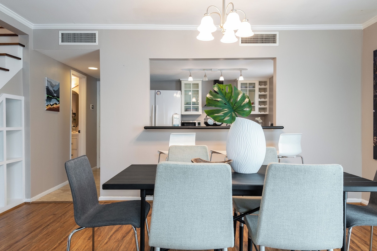Photo 11 of 3BR The Montrose Collective A, Walk to Food & Fun