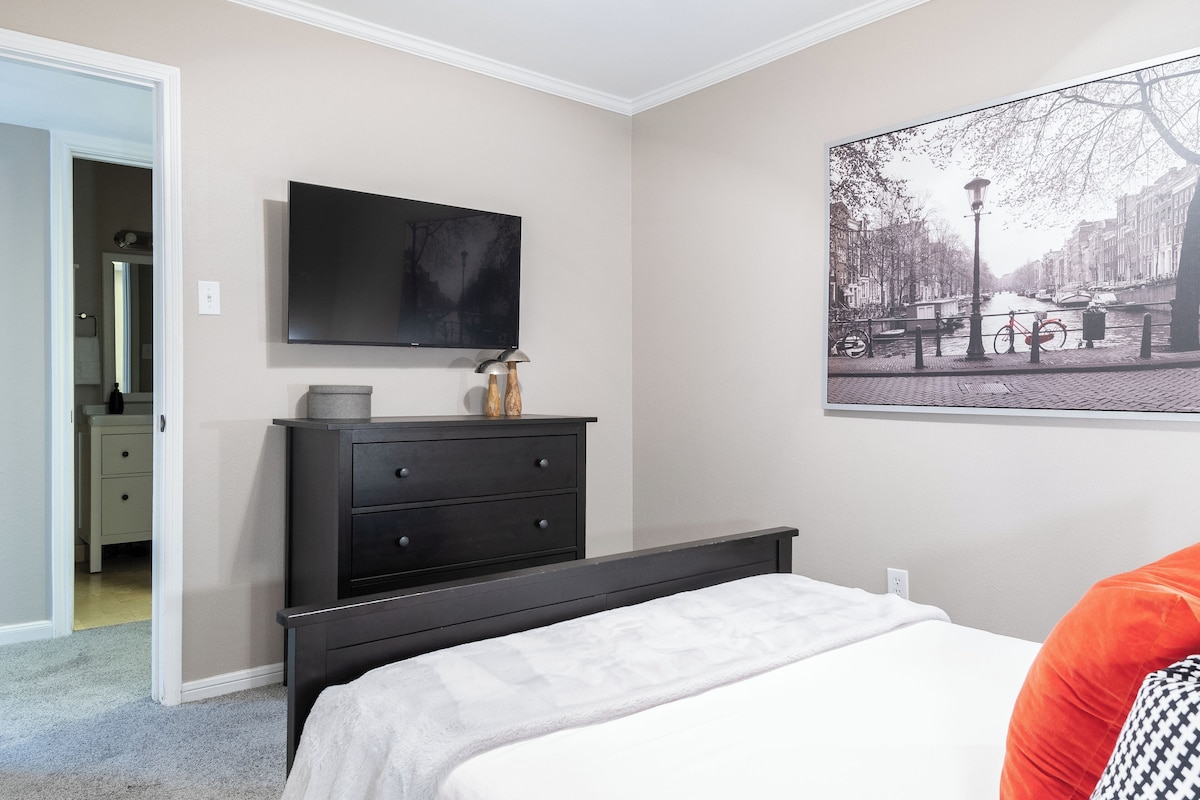 Photo 23 of 3BR The Montrose Collective A, Walk to Food & Fun