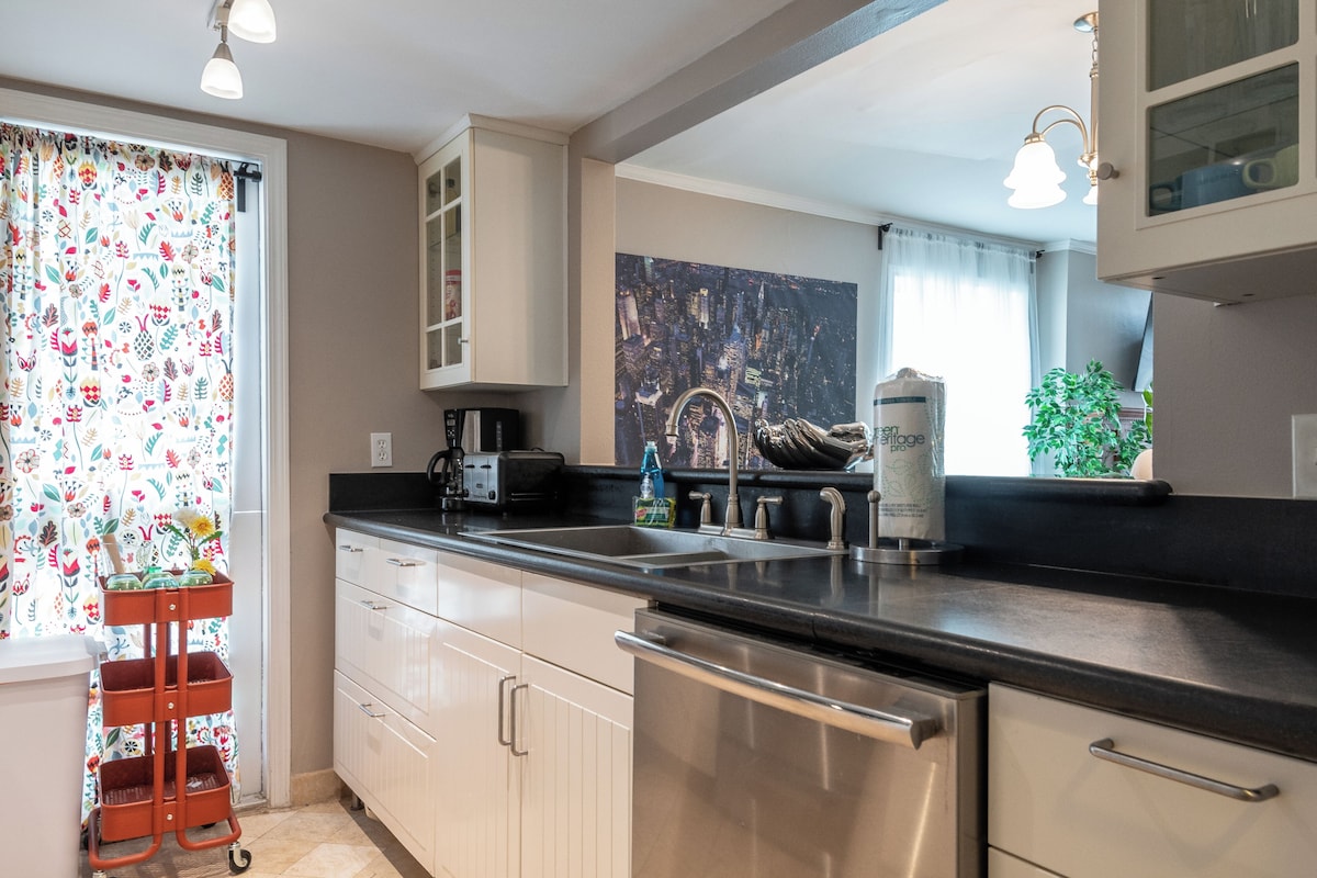 Photo 14 of 3BR The Montrose Collective A, Walk to Food & Fun
