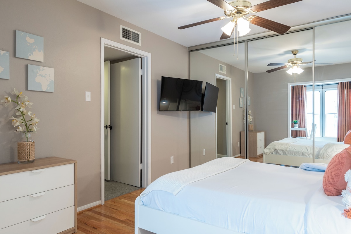 Photo 21 of 3BR The Montrose Collective A, Walk to Food & Fun