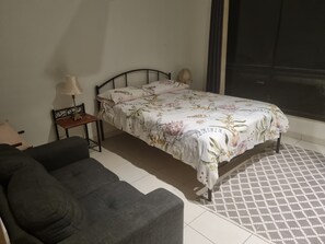 3 chambres, fer et planche à repasser, Wi-Fi, literie fournie