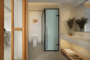 تجهيزات دش، مجففات شعر، مناشف، صابو�ن