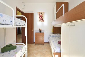 3 chambres, fer et planche à repasser, lit parapluie, Wi-Fi