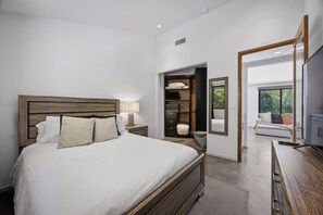 Desk, WiFi, bed sheets