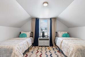 4 chambres, bureau, Wi-Fi gratuit, draps fournis