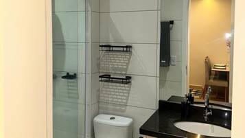 Standard-Studiosuite, Veranda, Stadtblick | Badezimmer