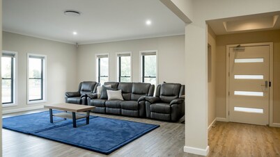 Bellevue Holiday House