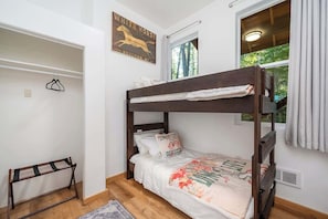 4 bedrooms, iron/ironing board, travel cot, free WiFi - Sapphire Estate Whitefish Montana (Whitefish)