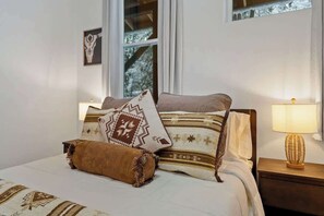 4 bedrooms, iron/ironing board, travel cot, free WiFi